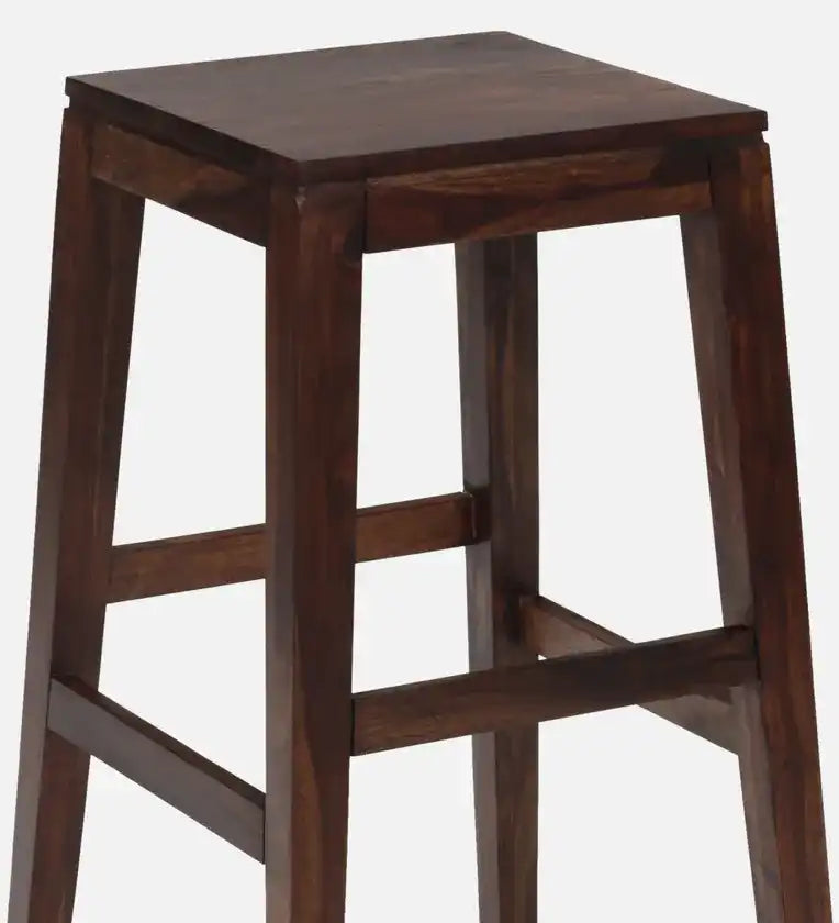 Handcrafted bar stool in solid sheesham wood for traditional furniture style